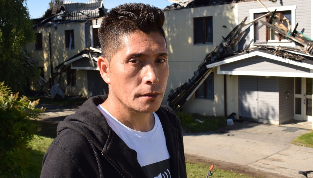 Mohammed Rezi och hans familj satt och tittade på film när kaos utbröt i huset de bodde i. En fullt utvecklad brand tvingade familjen, och övriga boende, att snabbt lämna fastigheten. ”Barnen blev jätterädda”, säger Mohammed. Mohammed Rezi och hans familj satt och tittade på film när kaos utbröt i huset de bodde i. En fullt utvecklad brand tvingade familjen, och övriga boende, att snabbt lämna fastigheten. ”Barnen blev jätterädda”, säger Mohammed.