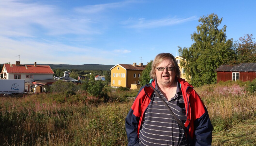 Samtidigt som mer pengar anslås för personer inom LSS och till personer som står långt från arbetsmarknaden i Åre kommun, så upplever Tomas Höglund i Mörsil att situationen för honom försämrats. Han har nu anmält kommunen till Diskrimineringsombudsmannen. Samtidigt som mer pengar anslås för personer inom LSS och till personer som står långt från arbetsmarknaden i Åre kommun, så upplever Tomas Höglund i Mörsil att situationen för honom försämrats. Han har nu anmält kommunen till Diskrimineringsombudsmannen.