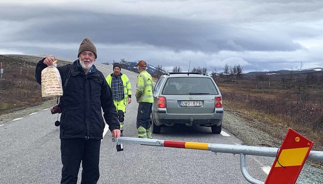 Växlande väder, snö på fjälltopparna och isande vindar blev avslutningen på årets säsong. Då fann också Lars från Löddeköpinge på plats och bjöd som alltid på spettekaka. Växlande väder, snö på fjälltopparna och isande vindar blev avslutningen på årets säsong. Då fann också Lars från Löddeköpinge på plats och bjöd som alltid på spettekaka.