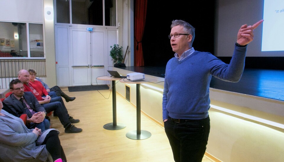 Kommunalrådet Jörgen Persson (S) beskriver Bräckes ekonomiska läge som akut. Nästa år saknas 36 miljoner kronor. “Nu måste vi dra i handbromsen”, säger han. Kommunalrådet Jörgen Persson (S) beskriver Bräckes ekonomiska läge som akut. Nästa år saknas 36 miljoner kronor. “Nu måste vi dra i handbromsen”, säger han.