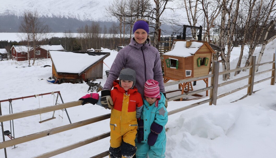 Anna Ottendahl ser framemot att det öppnas en förskola i Ottsjö. Här tillsammans med dottern Gry och hennes kusin Nova Barrios Larsson. Anna Ottendahl ser framemot att det öppnas en förskola i Ottsjö. Här tillsammans med dottern Gry och hennes kusin Nova Barrios Larsson.