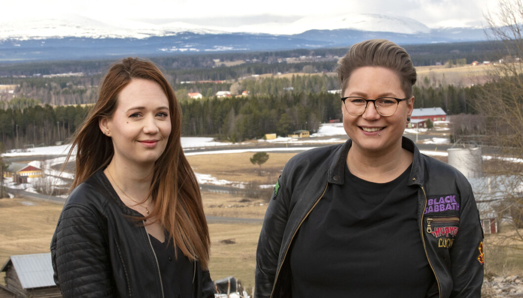 Systrarna Sara Brattlin o Johanna Olofsson Dahlén startar frisersalong i Oviken med fjällutsikt. Systrarna Sara Brattlin o Johanna Olofsson Dahlén startar frisersalong i Oviken med fjällutsikt.