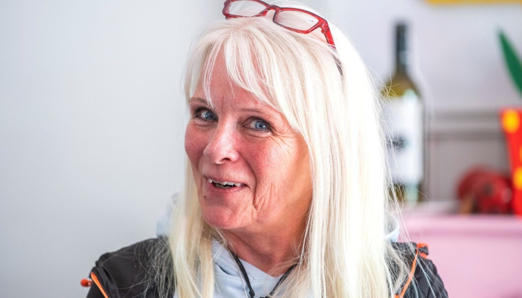 Vad är det som drivit dig under dina år i Rätan?
– Att ha något att göra. Det är roligt när det kommer folk hit. Fredagshundringen går väldigt bra, då är det alltid fullt, säger Leena och skiner upp. Vad är det som drivit dig under dina år i Rätan?
– Att ha något att göra. Det är roligt när det kommer folk hit. Fredagshundringen går väldigt bra, då är det alltid fullt, säger Leena och skiner upp.
