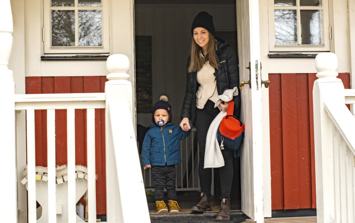 Kilian och mamma Malin Martinsson är på väg till Kilians första dag på förskolan. Kilian och mamma Malin Martinsson är på väg till Kilians första dag på förskolan.