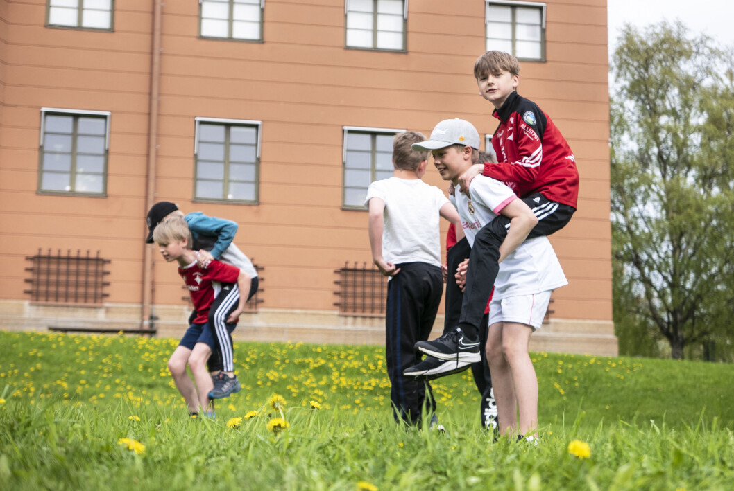 Fysträning är en viktig pusselbit för att orka med sommarens matchande. Här är det Bosse Selén som får kämpa med lagkompisen Olle Hoppstadius på ryggen. Fysträning är en viktig pusselbit för att orka med sommarens matchande. Här är det Bosse Selén som får kämpa med lagkompisen Olle Hoppstadius på ryggen.