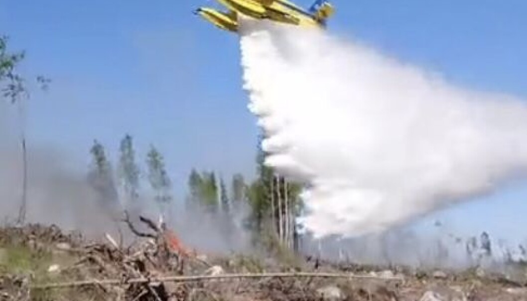 De två nya brandflygen är upphandlade av MSB och var på väg till Östersund när larmet om branden kom. De kunde snabbt sättas in och begränsa brandspridningen De två nya brandflygen är upphandlade av MSB och var på väg till Östersund när larmet om branden kom. De kunde snabbt sättas in och begränsa brandspridningen