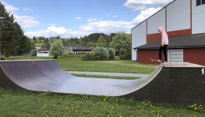 Arvid Hulkki, ungdomsledamot styrelsen för Strömsunds Skateförening, tog initiativet till en ny streetpark i Strömsund. Arvid Hulkki, ungdomsledamot styrelsen för Strömsunds Skateförening, tog initiativet till en ny streetpark i Strömsund.