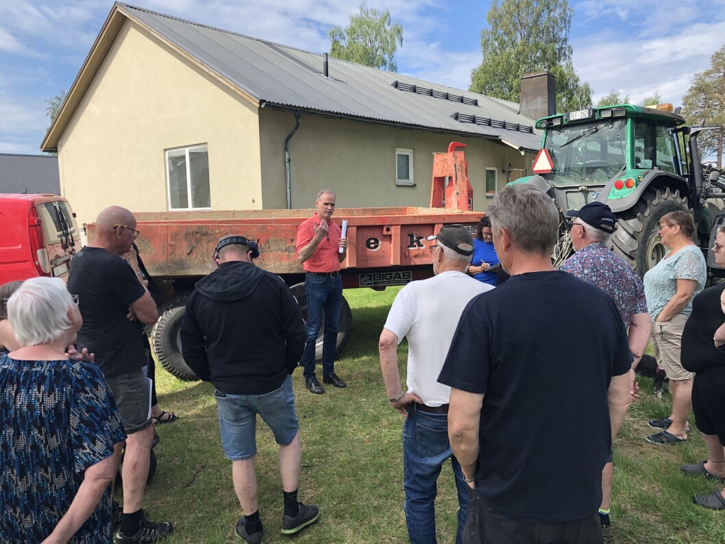 SHB:s vd Stefan Jönsson, vänd mot kameran, menar att SHB till syvende och sist måste följa kommunens direktiv. SHB:s vd Stefan Jönsson, vänd mot kameran, menar att SHB till syvende och sist måste följa kommunens direktiv.