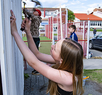 Klara Eising spikade lock på den gamla redskapsboden. Klara Eising spikade lock på den gamla redskapsboden.