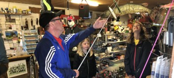 Barnen i Rossön får gratis metspön Barnen i Rossön får gratis metspön