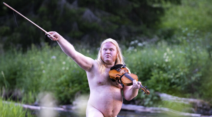 Jens Stenberg, deltog för åttonde året i rad, denna gång framförde han, på hårt distad rock´n´rollfiol, ”Fiolsolo efter Jimmy Page”. Jens Stenberg, deltog för åttonde året i rad, denna gång framförde han, på hårt distad rock´n´rollfiol, ”Fiolsolo efter Jimmy Page”.
