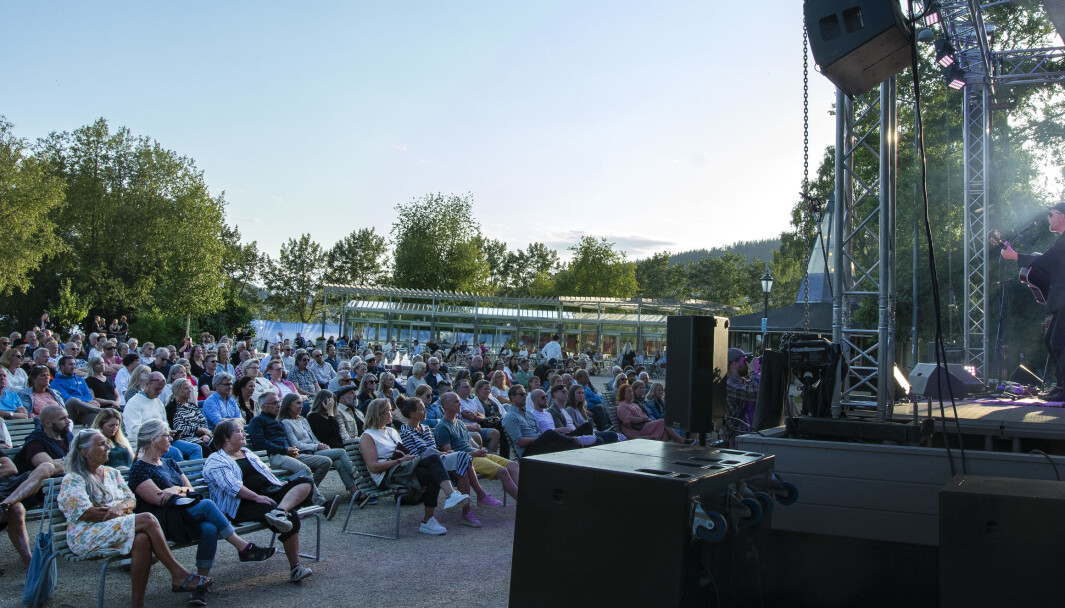– Det här var en tiopoängare. Äntligen konsert. Att man dessutom får gå ut i finvädret gör det bara bättre, säger Annalena Holst Rhede. – Det här var en tiopoängare. Äntligen konsert. Att man dessutom får gå ut i finvädret gör det bara bättre, säger Annalena Holst Rhede.