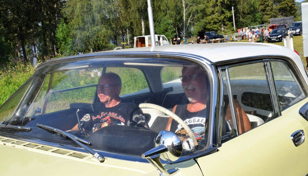 Perra Mattsson och Göran Linde från Östersund kom i en Dodge från 1959. Perra Mattsson och Göran Linde från Östersund kom i en Dodge från 1959.