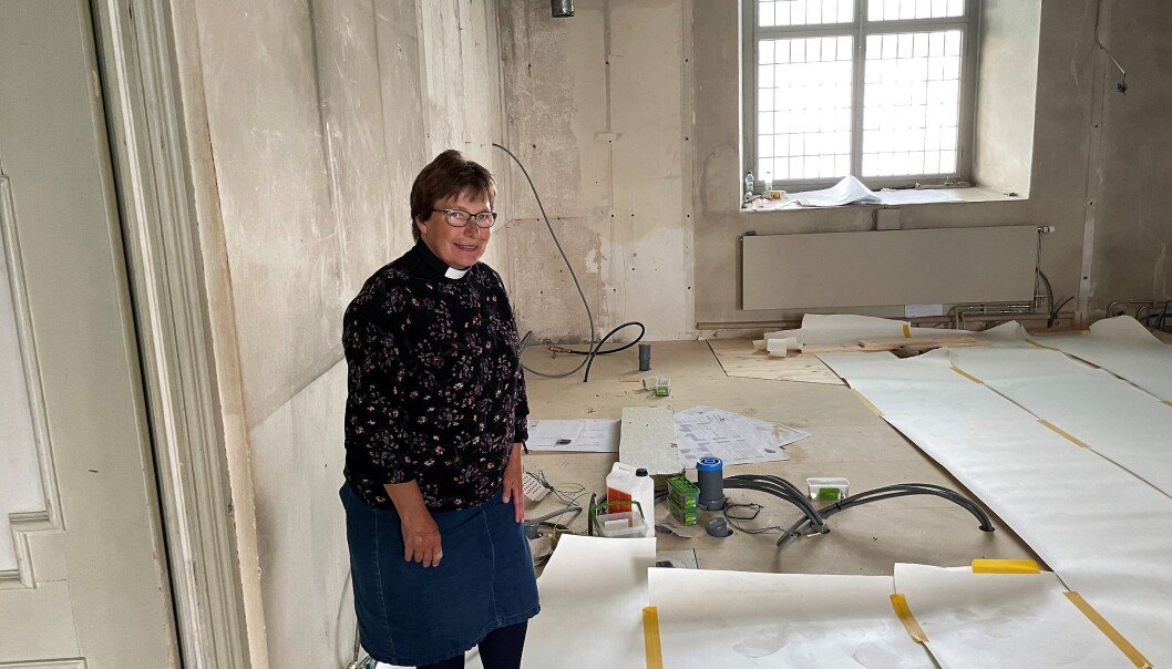 Elisabeth Björklund, kyrkoherde i Strömsunds pastorat, står i trinettköket som ska byggas i Ströms kyrka. Här ska man kunna hålla studiecirklar, barnsamlingar och kyrkkaffe. Elisabeth Björklund, kyrkoherde i Strömsunds pastorat, står i trinettköket som ska byggas i Ströms kyrka. Här ska man kunna hålla studiecirklar, barnsamlingar och kyrkkaffe.