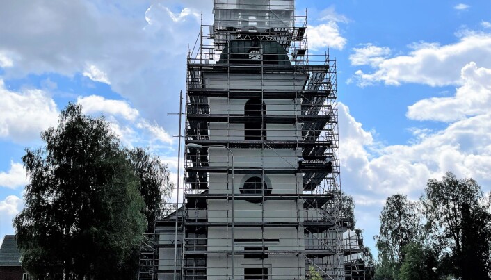 Ströms kyrka ska målas och tornet ska förbättras. Återinvigningen beräknas kunna hållas första helgen i oktober. Ströms kyrka ska målas och tornet ska förbättras. Återinvigningen beräknas kunna hållas första helgen i oktober.