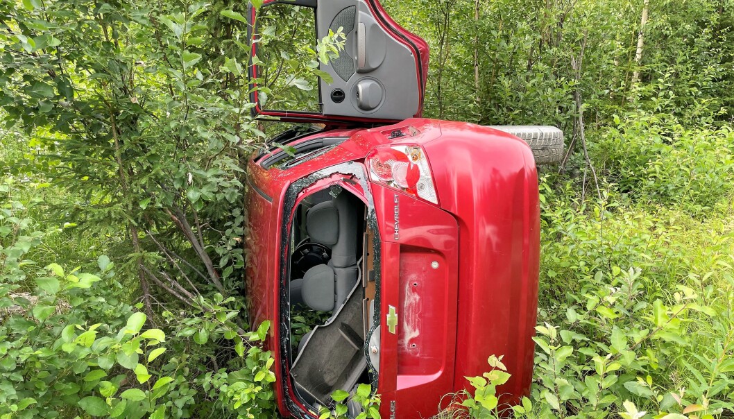 Så här ser det ut på många ställen i länet. I Strömsund finns hundratals dumpade skrotbilar. Den här glömde kommunen kvar eller missade när de hämtade 11 bilar i Hoting i juni. Så här ser det ut på många ställen i länet. I Strömsund finns hundratals dumpade skrotbilar. Den här glömde kommunen kvar eller missade när de hämtade 11 bilar i Hoting i juni.