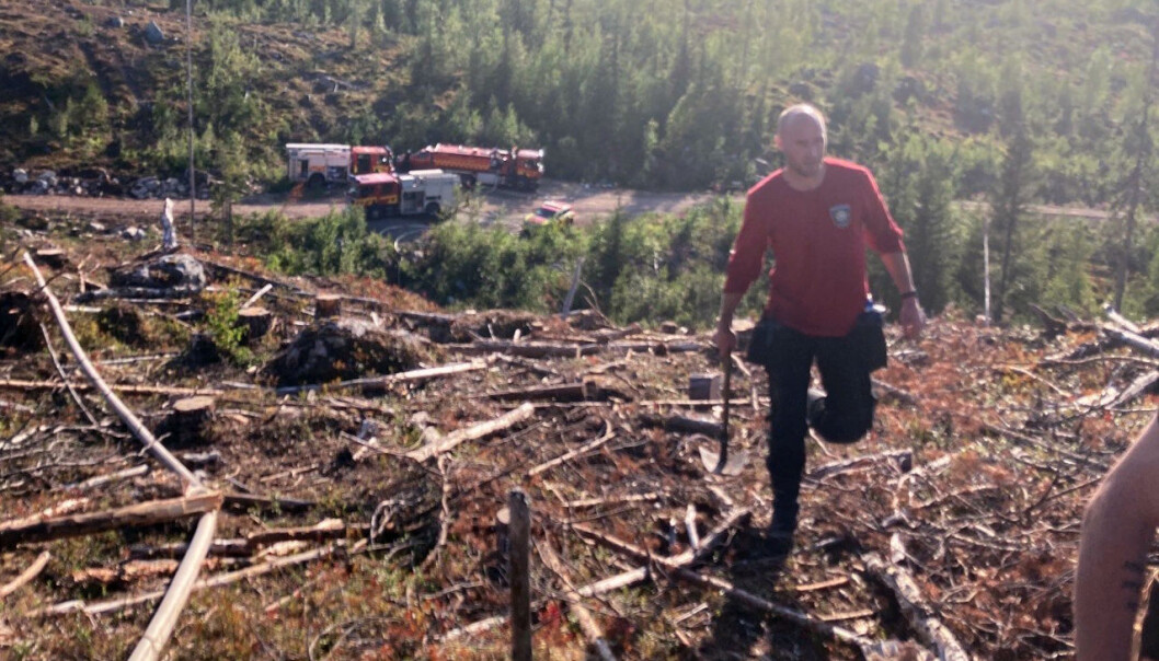Personal från tre olika brandstationer ryckte ut till branden i Bräntberget. Foto: Räddningstjänsten Jämtland Personal från tre olika brandstationer ryckte ut till branden i Bräntberget. Foto: Räddningstjänsten Jämtland