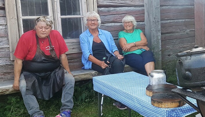 Anna Einebrant från föreningen Forbonden tar en vila och summerar dagen tillsammans med Ingeborg Nordin och Solveig Asp-Nilsson, alla tre från Klövsjö. Anna Einebrant från föreningen Forbonden tar en vila och summerar dagen tillsammans med Ingeborg Nordin och Solveig Asp-Nilsson, alla tre från Klövsjö.