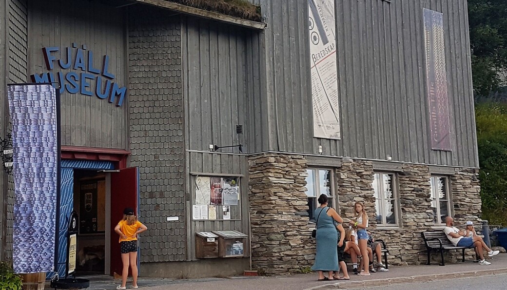 Fjällmuseet ligger vackert mitt i Funäsdalen. Mer folk än vanligt har besökt det i sommar. Fjällmuseet ligger vackert mitt i Funäsdalen. Mer folk än vanligt har besökt det i sommar.