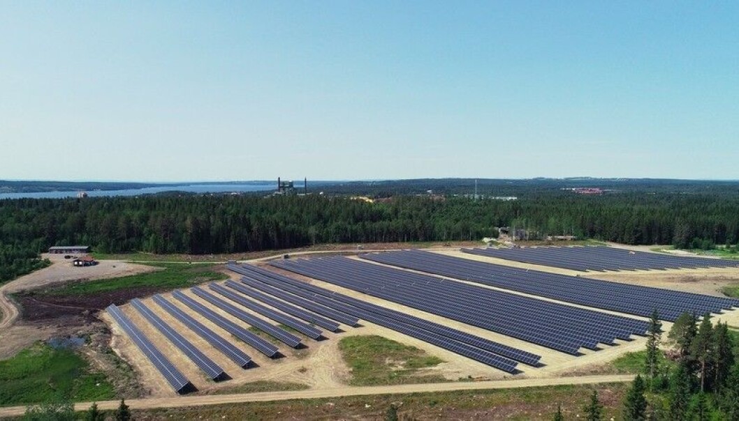Första året (2020) gav dålig avkastning för de som köpte andelar i Solparken i Östersund. Hittills i år ser det ut att ge lite mer tillbaka på investeringen för delägarna. Solparken byggdes 2019 och togs i drift i början av 2020. Största delägarna är Jämtkraft och Östersundshem. Foto: Jämtkraft Första året (2020) gav dålig avkastning för de som köpte andelar i Solparken i Östersund. Hittills i år ser det ut att ge lite mer tillbaka på investeringen för delägarna. Solparken byggdes 2019 och togs i drift i början av 2020. Största delägarna är Jämtkraft och Östersundshem. Foto: Jämtkraft
