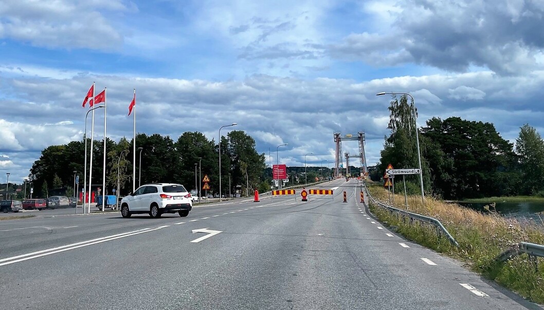 Hemtjänsten får inte dispens köra över Strömsundsbron på helgerna när den är avstängd Hemtjänsten får inte dispens köra över Strömsundsbron på helgerna när den är avstängd