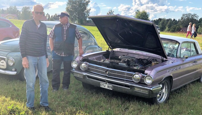 Örjan Odin och Christer Borgsten kom till Brynje i en rosa Buick Electra 225, årsmodell 1962. Örjan Odin och Christer Borgsten kom till Brynje i en rosa Buick Electra 225, årsmodell 1962.