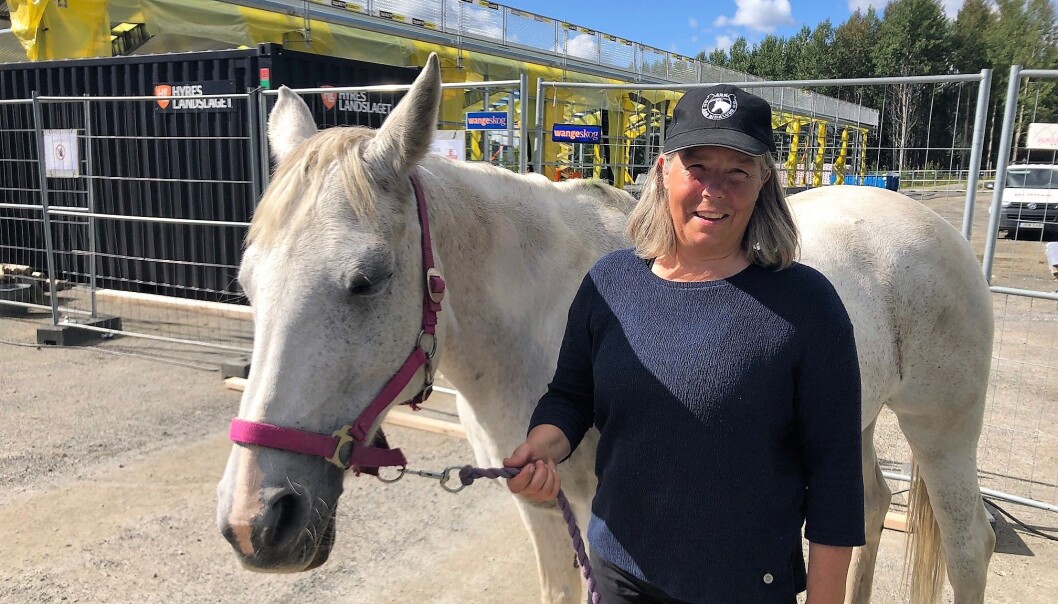 Anna Karin Lundmark är ordförande Åre Ridklubb, en ideell förening som bedriver ridsport. Hon och övriga medlemmar har lagt ner ett digert arbete på att få till en finansiering till en ridhall. ”Vi är så nöjda och tacksamma över att det nu äntligen blir en ridhall i Åre,” säger hon. Anna Karin Lundmark är ordförande Åre Ridklubb, en ideell förening som bedriver ridsport. Hon och övriga medlemmar har lagt ner ett digert arbete på att få till en finansiering till en ridhall. ”Vi är så nöjda och tacksamma över att det nu äntligen blir en ridhall i Åre,” säger hon.