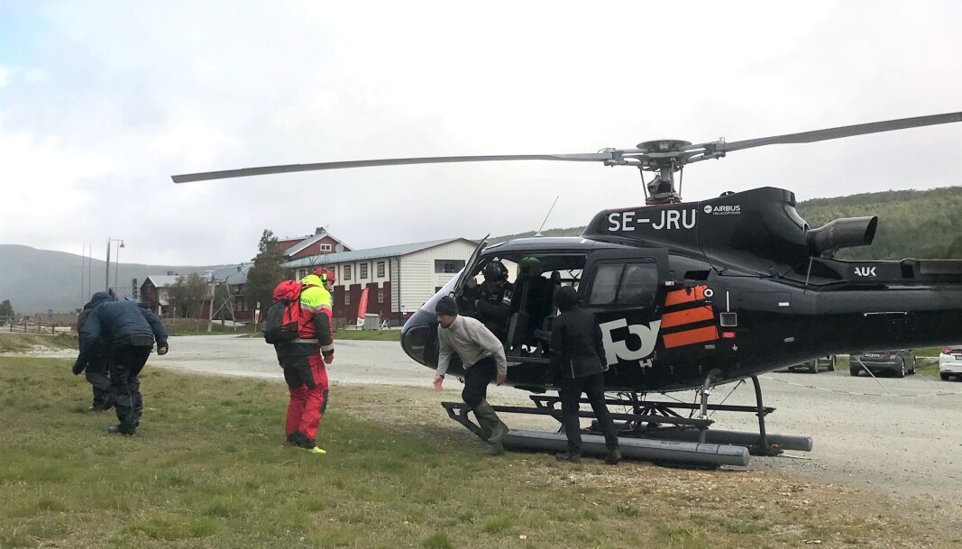 – De var lugna och glada att vara tillbaka när jag talade med dem i går kväll. Många har tagit det hela som en spännande upplevelse. Natten var det jobbiga och räddningsaktionen blev något av ett äventyr, berättar rektorn. Foto: Gustav Johansson STORM Heliworks – De var lugna och glada att vara tillbaka när jag talade med dem i går kväll. Många har tagit det hela som en spännande upplevelse. Natten var det jobbiga och räddningsaktionen blev något av ett äventyr, berättar rektorn. Foto: Gustav Johansson STORM Heliworks