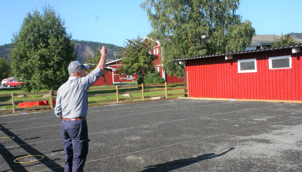 Hugo Hjulfors var den som fick spela ut de första kulorna på banan. Hugo Hjulfors var den som fick spela ut de första kulorna på banan.
