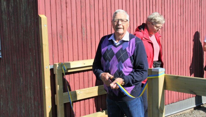 Erik Lindberg fick äran att klippa bandet och inviga de nya boulébanorna. Erik Lindberg fick äran att klippa bandet och inviga de nya boulébanorna.