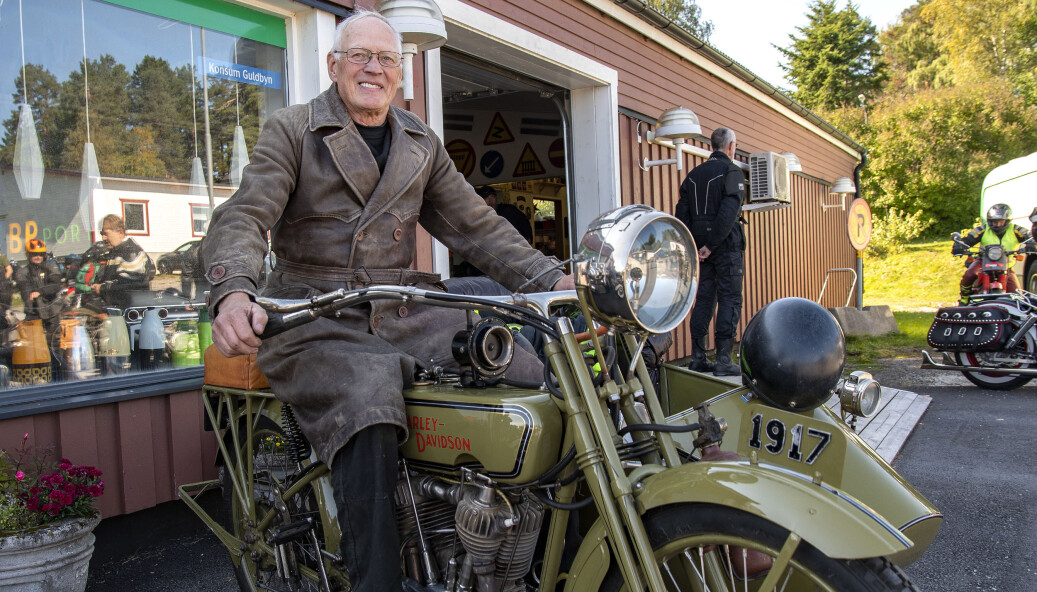 – Den är lite udda med tanke på hur länge sedan jag renoverade min Harley Davidson modell F med sidovagn från 1917, berättar Kurt Berglund från Skalänget. – Den är lite udda med tanke på hur länge sedan jag renoverade min Harley Davidson modell F med sidovagn från 1917, berättar Kurt Berglund från Skalänget.