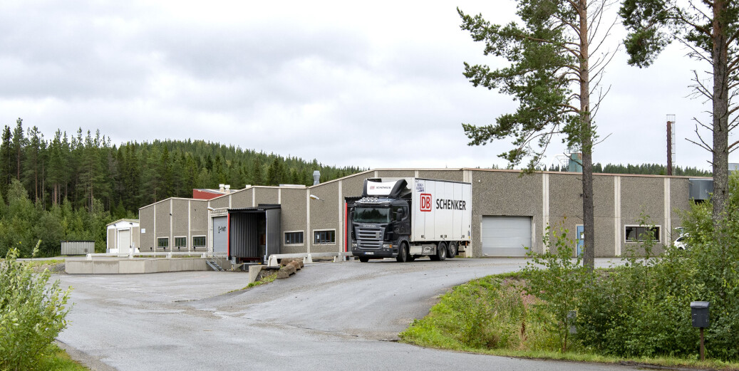 20 anställda har flyttat från Bergs och Östersunds kommuner i samband med att Dollarstore flyttar sina lager i Skanderåsen och Brunflo till det nya centrallagret i södra delarna av Örebro i Närke. 20 anställda har flyttat från Bergs och Östersunds kommuner i samband med att Dollarstore flyttar sina lager i Skanderåsen och Brunflo till det nya centrallagret i södra delarna av Örebro i Närke.