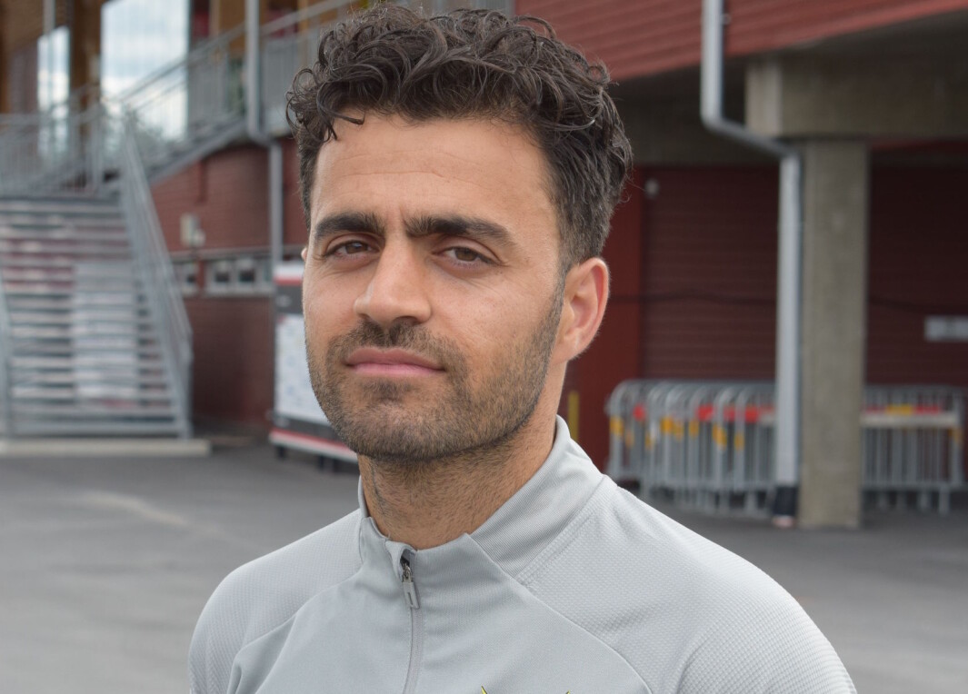 Amir Azrafshan får sparken från ÖFK. Amir Azrafshan får sparken från ÖFK.