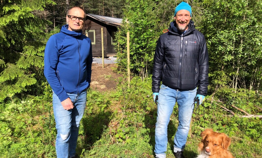Flera personer har engagerat sig i markområdet i Ås, ett område som använts för det rörliga friluftslivet men som nu arrenderas ut av kommunen till en privat aktör. Beslutet har överklagats två gånger till Förvaltningsrätten. Roger Ek och Johan Arnesson är två medborgare som engagerat sig. Flera personer har engagerat sig i markområdet i Ås, ett område som använts för det rörliga friluftslivet men som nu arrenderas ut av kommunen till en privat aktör. Beslutet har överklagats två gånger till Förvaltningsrätten. Roger Ek och Johan Arnesson är två medborgare som engagerat sig.