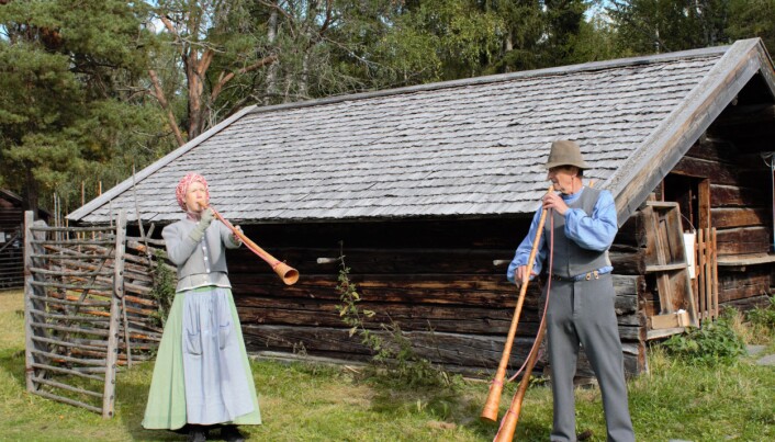 Åsa Okutani och Lennart Danielsson har ett stort intresse för fäbodkulturens musik. Åsa Okutani och Lennart Danielsson har ett stort intresse för fäbodkulturens musik.