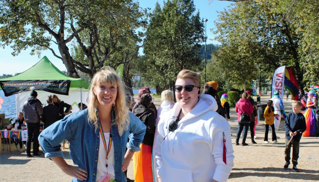Hanna Modin och Elin Johansson från RFSL Jämtland Härjedalen är med och arrangerar Prideveckan. Hanna Modin och Elin Johansson från RFSL Jämtland Härjedalen är med och arrangerar Prideveckan.