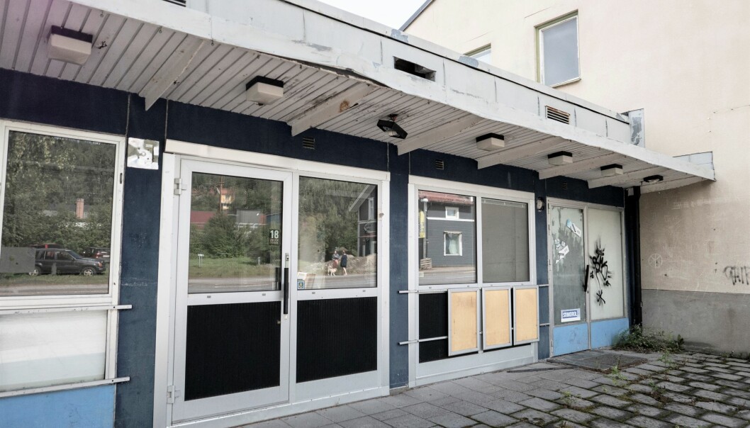 Det gamla kioskhuset såldes till ett privat bostadsbolag hösten 2018, men står nu och förfaller.