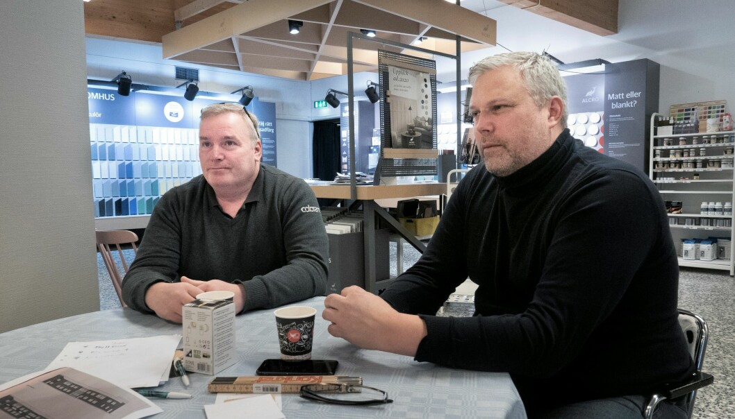 Håkan och Henrik Berglund driver Sedins färg i Brunflo. Nu kommer de att lämna byn och öppna en Colorama-butik i Odenskog.