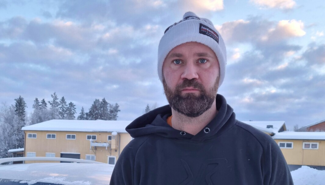 Anders Nesterud, Oviken: – Ja, jag reser mycket i jobbet och bor på landsbygden. Det är långt att åka vart man än ska. – Inte på rak arm så. Man försöker väl på bilskatten men det är ju bara lite, typ 300 kronor om året. Det är skit detsamma.