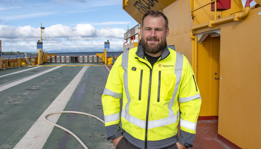 – Det har varit läckage i det ena av aggregaten som driver färjan framåt, berättar Magnus Gislason, tillförordnad distriktschef vid Trafikverkets färjerederi i Jämtland. – Det har varit läckage i det ena av aggregaten som driver färjan framåt, berättar Magnus Gislason, tillförordnad distriktschef vid Trafikverkets färjerederi i Jämtland.