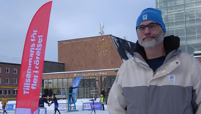 Lennart Neovius från det nordeuropeiska volleybollförbundet NEVZA. Lennart Neovius från det nordeuropeiska volleybollförbundet NEVZA.