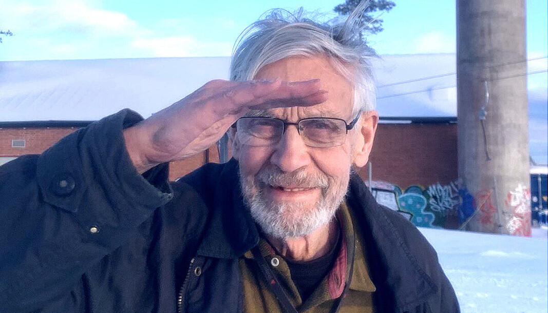 Det är oklart var Harald Tirén från Hoverberg befinner sig. 80-åringen är 175 cm lång, har smal kroppsbyggnad och har en framåtlutad kroppshållning. Han har gråvitt hår. Polisen tar tacksamt emot tips från allmänheten om observationer av den försvunne mannen. Har du gjort några iakttagelser av mannen, kontakta polisen på telefonnummer 11414. Vid pågående iakttagelse, ring 112. Det är oklart var Harald Tirén från Hoverberg befinner sig. 80-åringen är 175 cm lång, har smal kroppsbyggnad och har en framåtlutad kroppshållning. Han har gråvitt hår. Polisen tar tacksamt emot tips från allmänheten om observationer av den försvunne mannen. Har du gjort några iakttagelser av mannen, kontakta polisen på telefonnummer 11414. Vid pågående iakttagelse, ring 112.