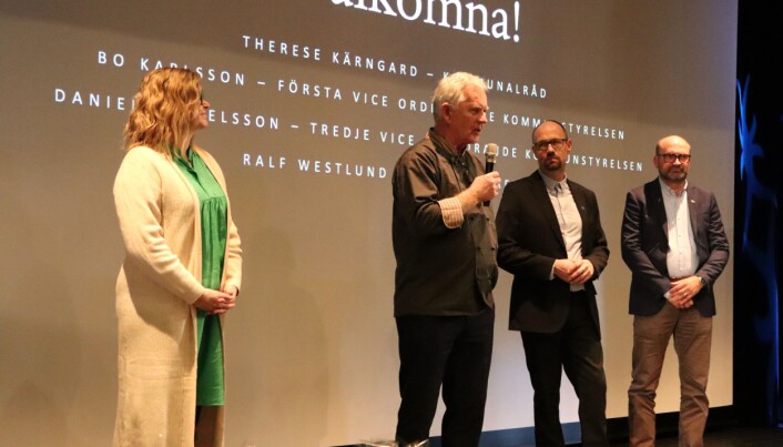 Therese Kärngård, Bo Karlsson, Daniel Danielsson från kommunstyrelsen och kommundirektör Ralf Westlund hälsade alla välkomna och berättade lite om vad som händer i kommunen. Therese Kärngård, Bo Karlsson, Daniel Danielsson från kommunstyrelsen och kommundirektör Ralf Westlund hälsade alla välkomna och berättade lite om vad som händer i kommunen.