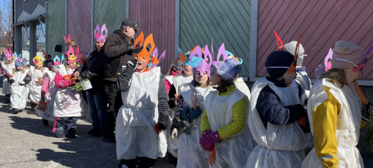 Första påskparaden på två år lockade hundratals i Strömsund