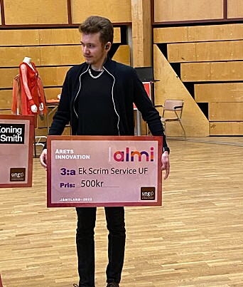Alexander Ek med företaget Ek Scrim Service UF vann tredje pris i de regionala tävlingarna för Årets Innovation.