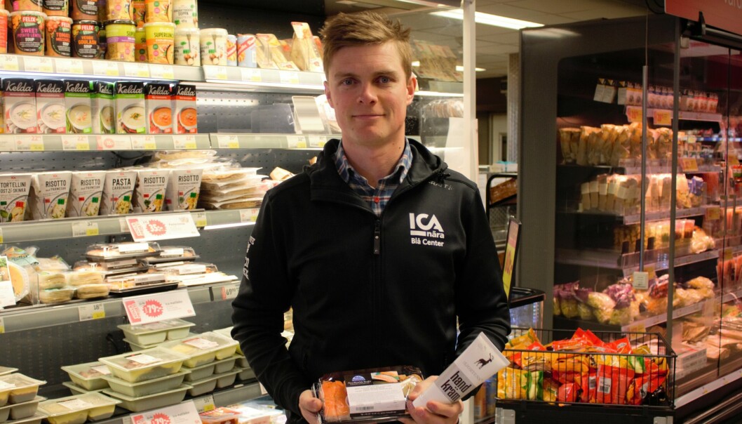 Carl-Johan Winblad Carl-Johan Winblad med två exempel på varor från mindre, lokala producenter, som han tror kommer att drabbas av de nya reglerna. Sushi från Mr Sushi på Frösön och hudkräm från Hjortens i Östersund.