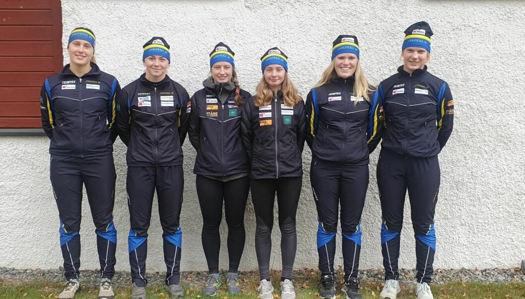 Jonna Person Kjellgren längst till vänster, sedan Sofia Pedersen, Alba Björnsdotter, Nova-Li Björnsdotter, Julia Löfström och längst till höger Kerstin Åberg.