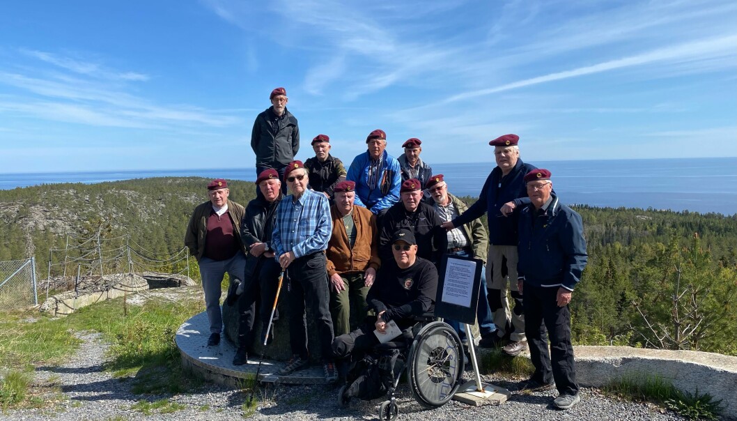 Medlemmar i Jämtlands lokalavdelning av Fallskärmsklubben besökte Hemsö fästning.