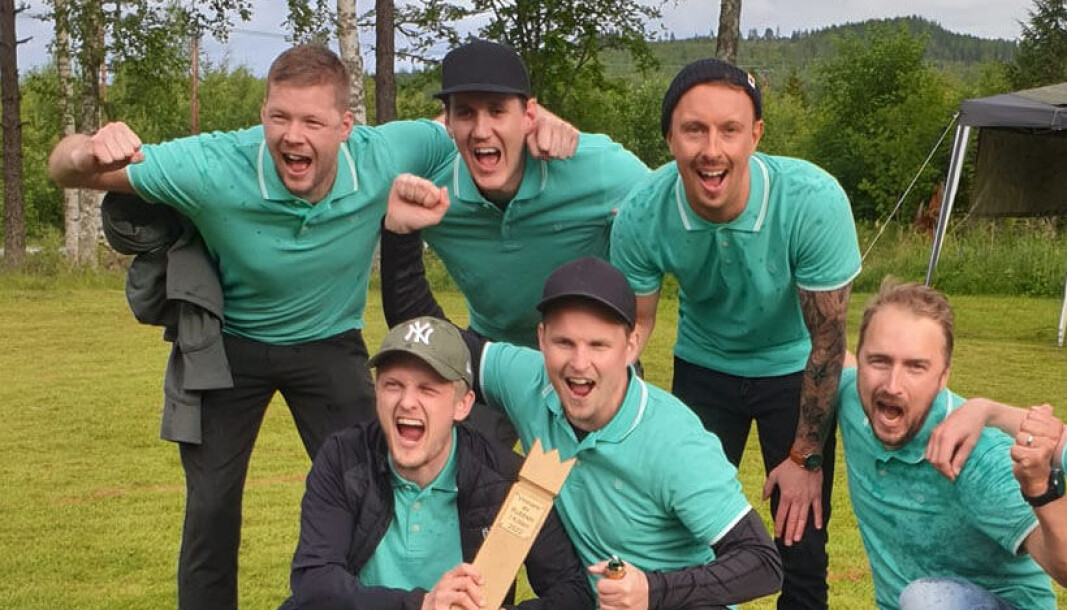 Vinnande laget Finansligan från övre raden från vänster: Joakim Kramer, Jimmy Jonsson, Kim Lindgren. Nedre från Vänster: Tobias Engdahl, Niklas Moe, Andreas Engberg, Johannes Mattsson, Lagledare. Foto: Privat Vinnande laget Finansligan från övre raden från vänster: Joakim Kramer, Jimmy Jonsson, Kim Lindgren. Nedre från Vänster: Tobias Engdahl, Niklas Moe, Andreas Engberg, Johannes Mattsson, Lagledare. Foto: Privat