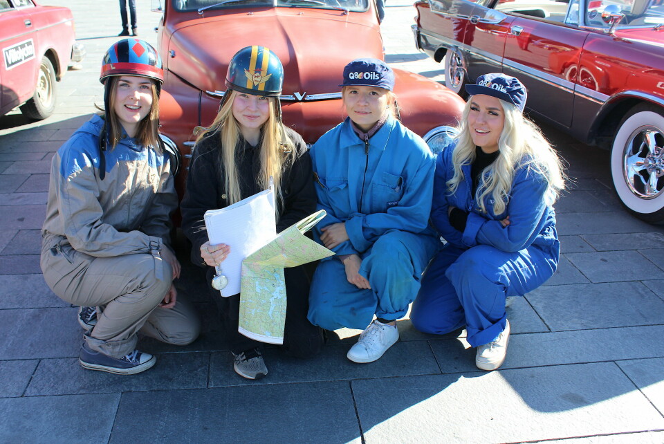 Klara Nygaard rekryterade kartläsaren Elsa Kulllström och för säkerhets skull tog de med sig mekanikerna Wilma Kullström och Linda Ottosson.